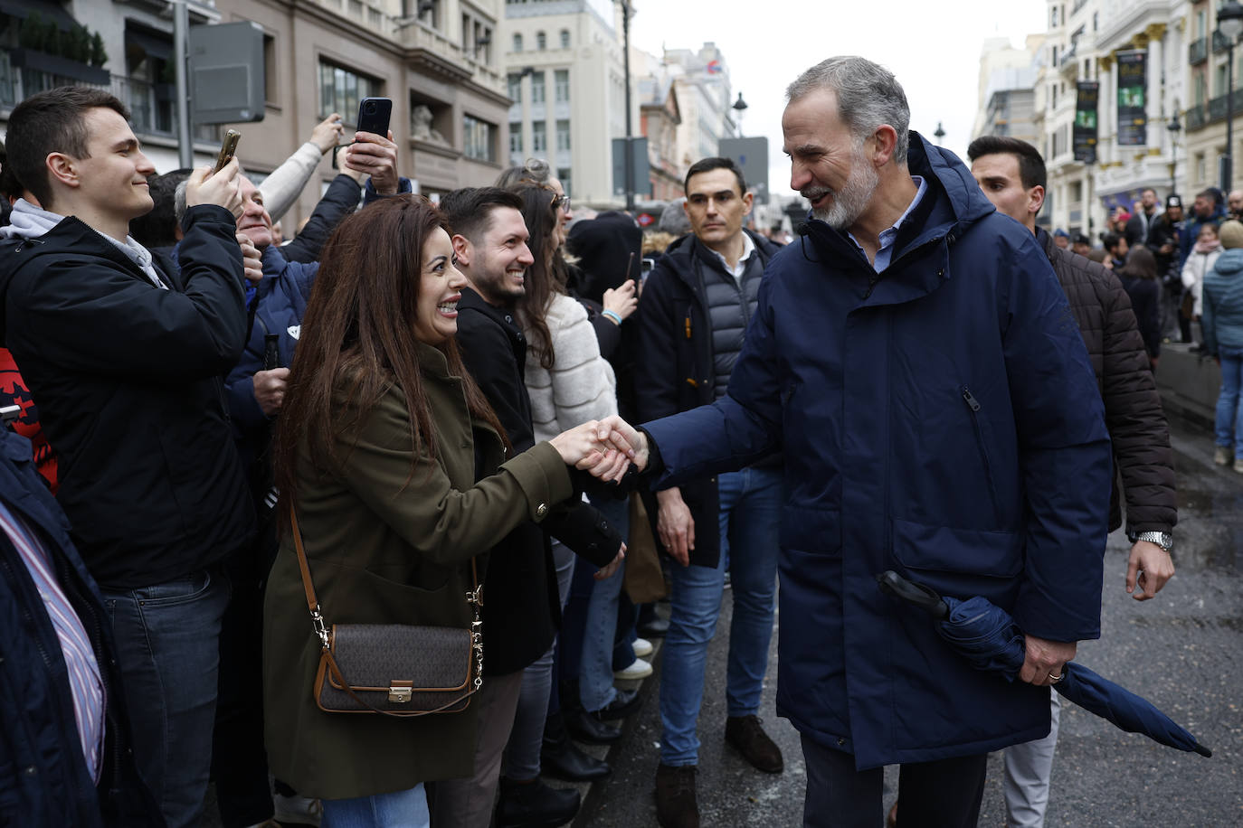 Felipe VI, Letizia, Leonor y Sofía aparecen en una procesión del centro de Madrid