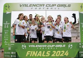 Las jugadoras del Valencia, campeonas del torneo.