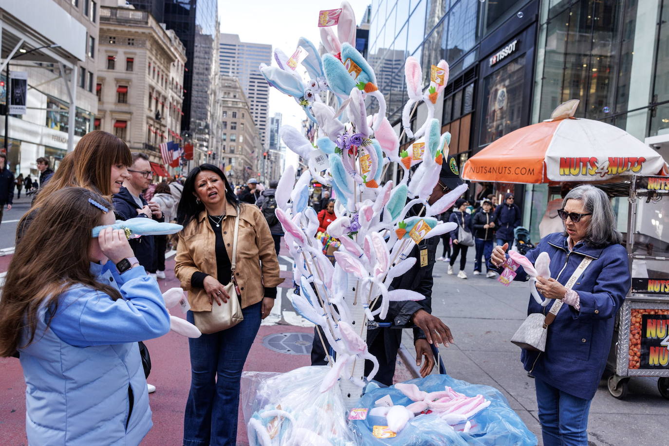 Nueva York celebra la Pascua con un desfile de llamativos sombreros