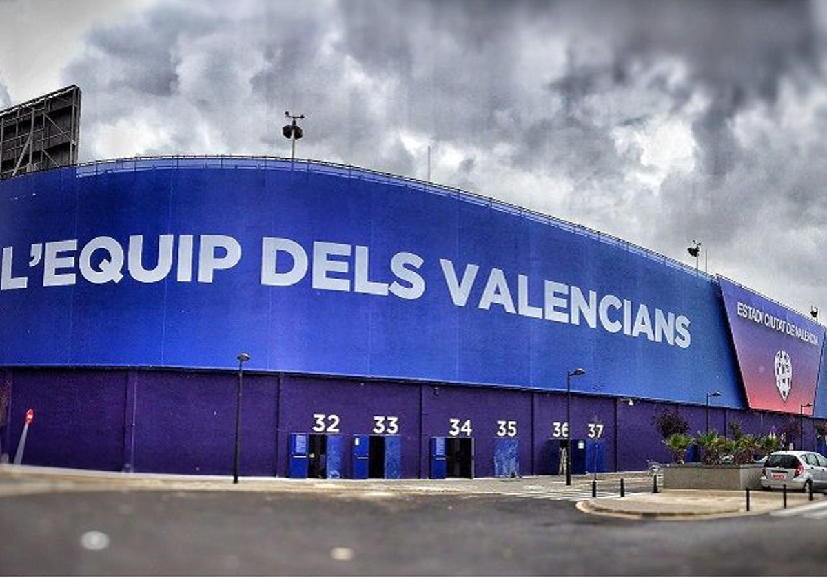 Exterior del estadio del Levante.