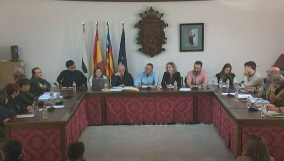 Momento del pleno en el que Compromís pregunta por el presupuesto.