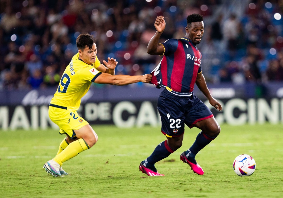 Bouldini, en un partido del Levante contra el Villarreal B.