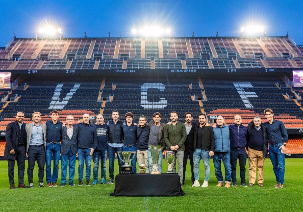 La presentación del partido que enfrentará en Mestalla a leyendas del Valencia del Triplete con una selección de la AFE