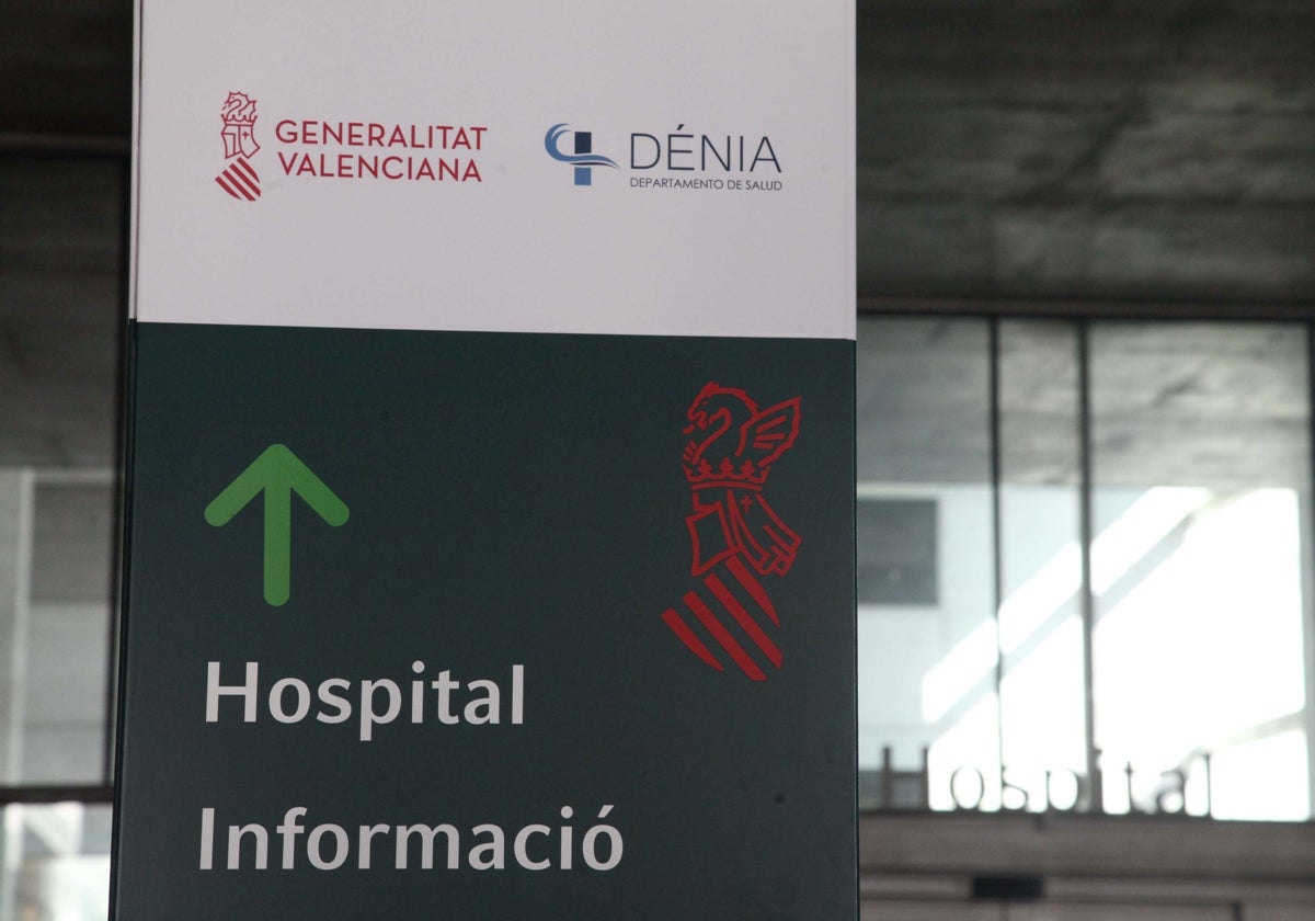 Denuncian una brecha salarial de 8.000 euros entre el personal laboral del Hospital de Dénia y el estatutario