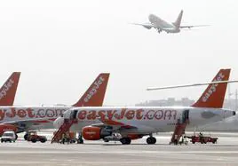Aviones de EasyJet en el aeropuerto de Alicante.