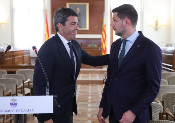 Carlos Mazón y José Manuel Prieto, en el Ayuntamiento de Gandia.