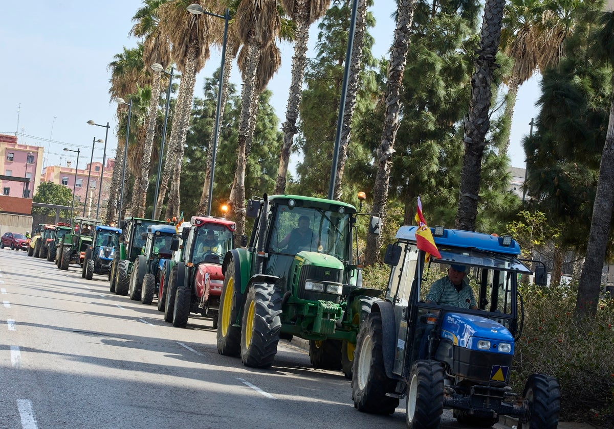 Varios tractores en una de las últimas protestas celebradas en Valencia.