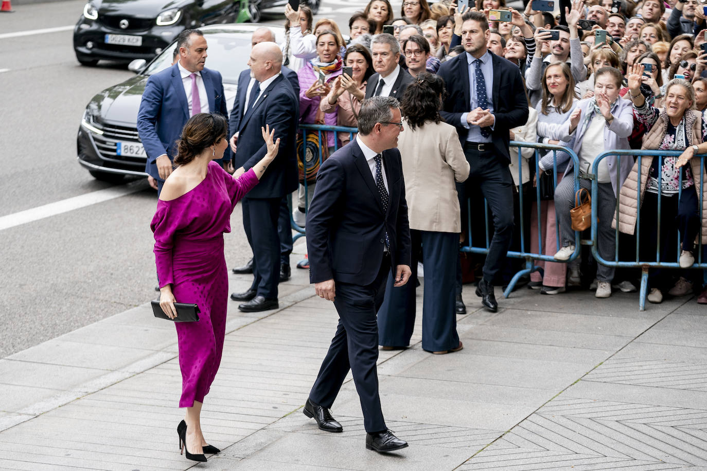 El económico look de Ayuso en la boda de Almeida