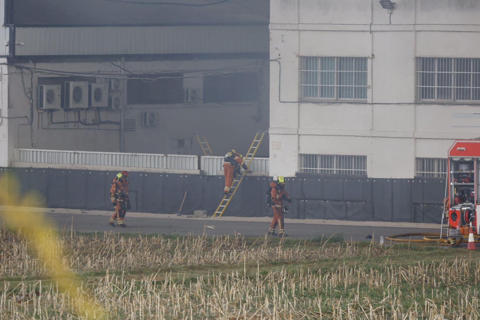 Incendio en una fábrica en Sollana