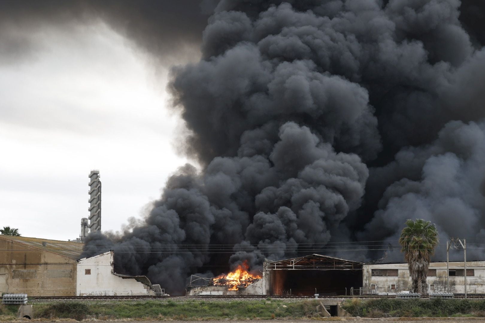 Incendio en una fábrica en Sollana