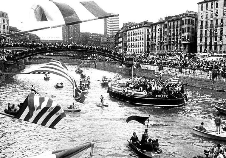 La gabarra 'Athletic', durante la última celebración.