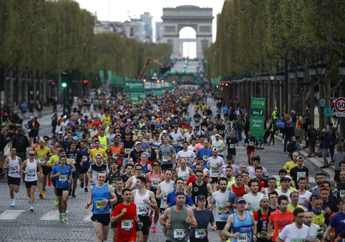 Un momento de la carrera en París.