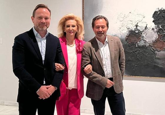 Vicente y Alejandro Segrelles y Mayrén Beneyto en una inauguración en la Fundación Bancaja.