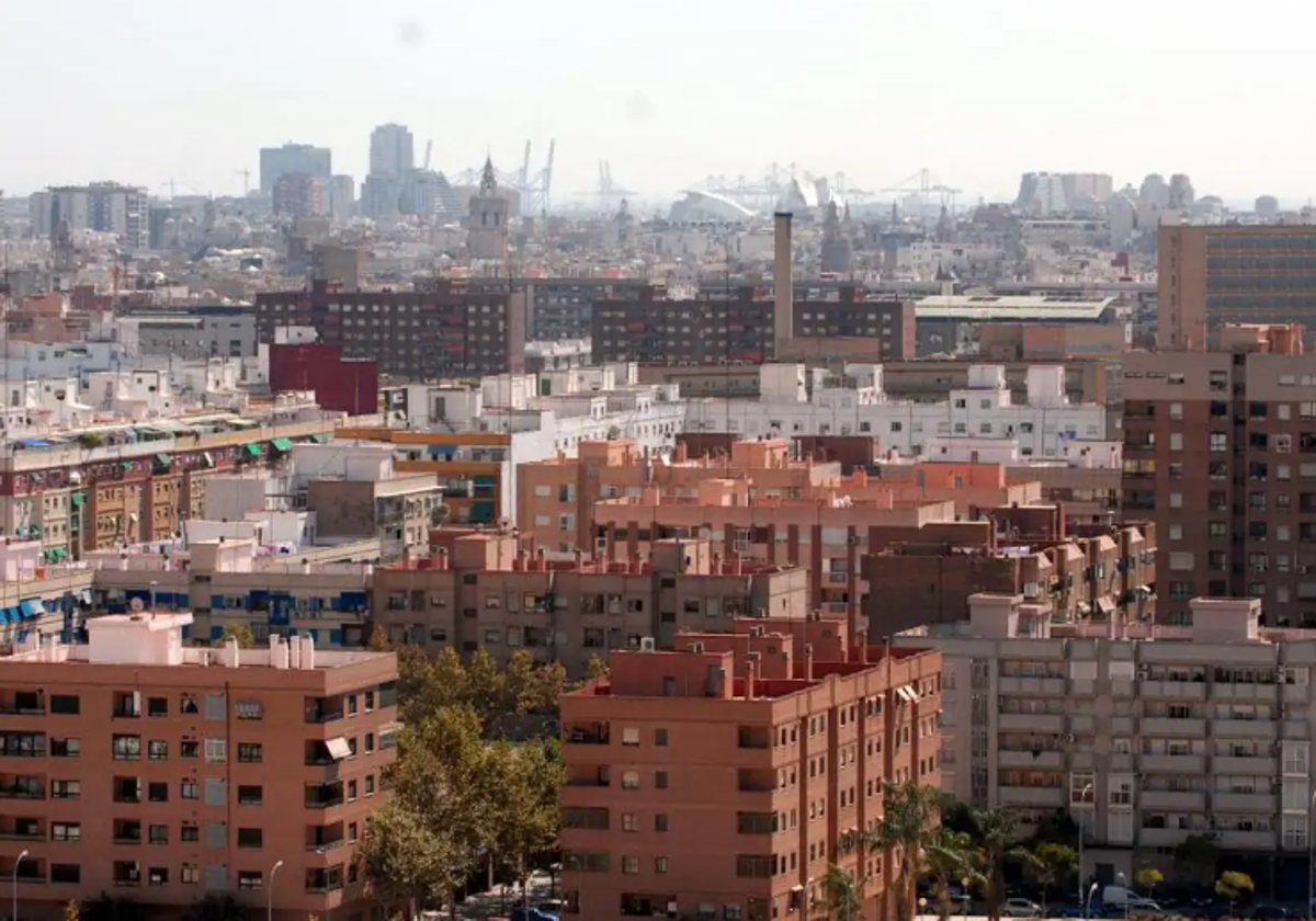 Un informe de la UPV plantea rebajar los estándares de la vivienda protegida: «es eso o chabolismo»