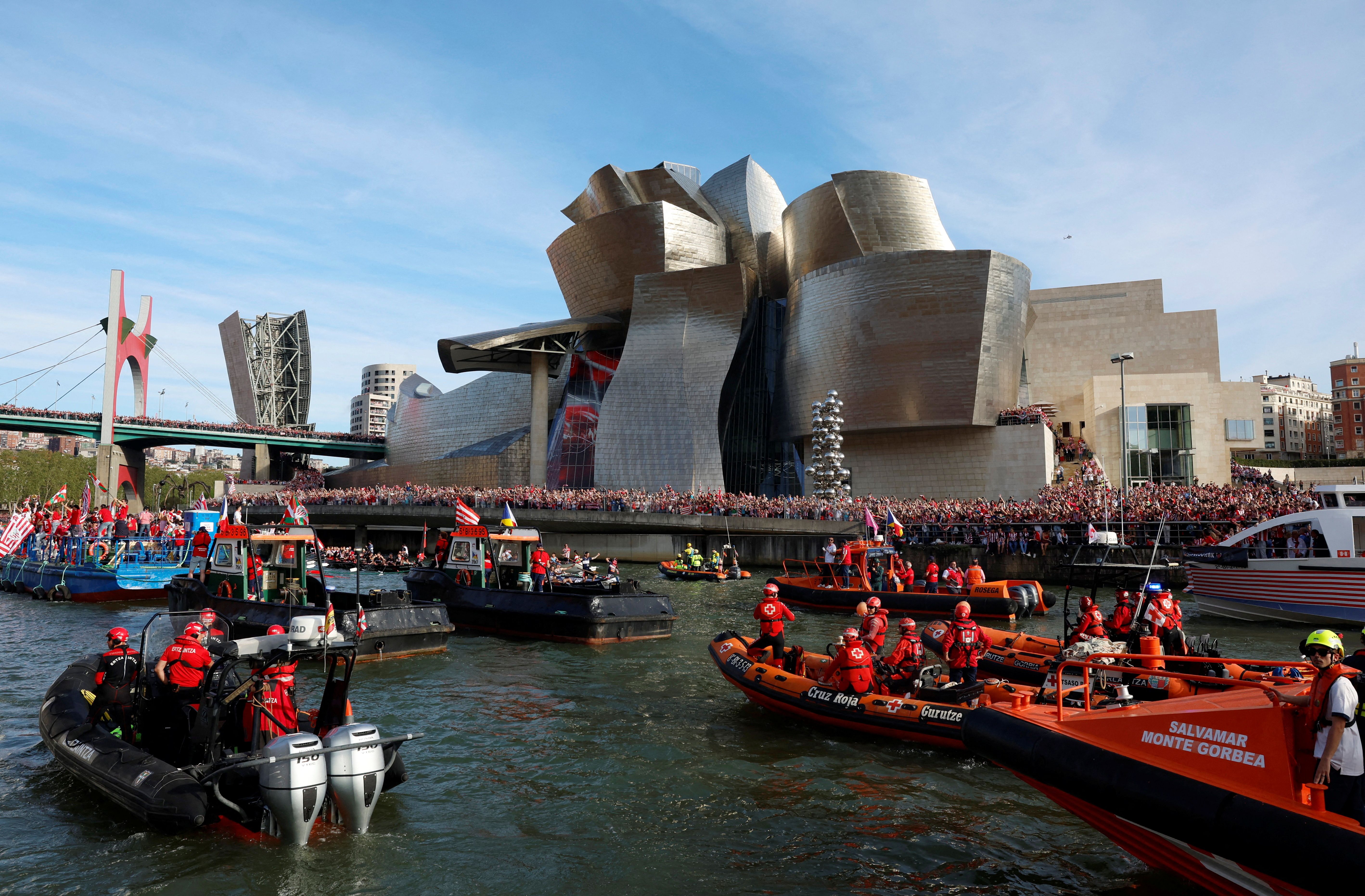 La espectacular fiesta de la gabarra en Bilbao