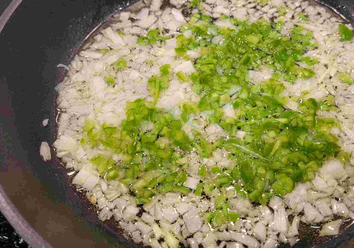 Imagen principal - La receta del fin de semana: croquetas de calamar en su tinta