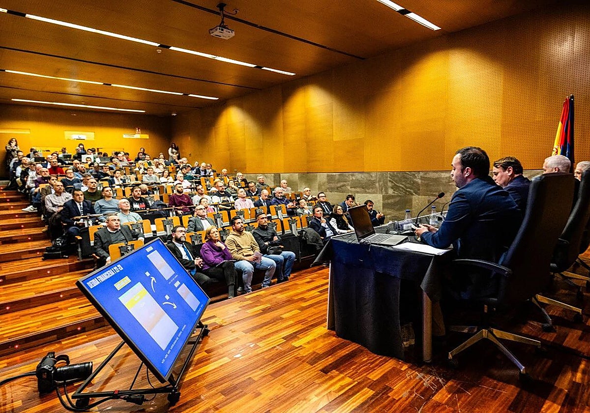 Un momento de la junta general de accionistas del Levante.