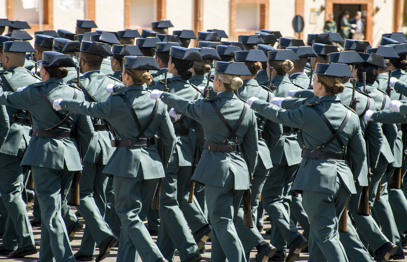 Felipe VI preside en Baeza la jura de bandera con la mayor promoción femenina