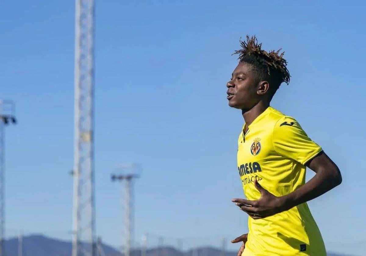 Oyono, en un partido con el Villarreal.