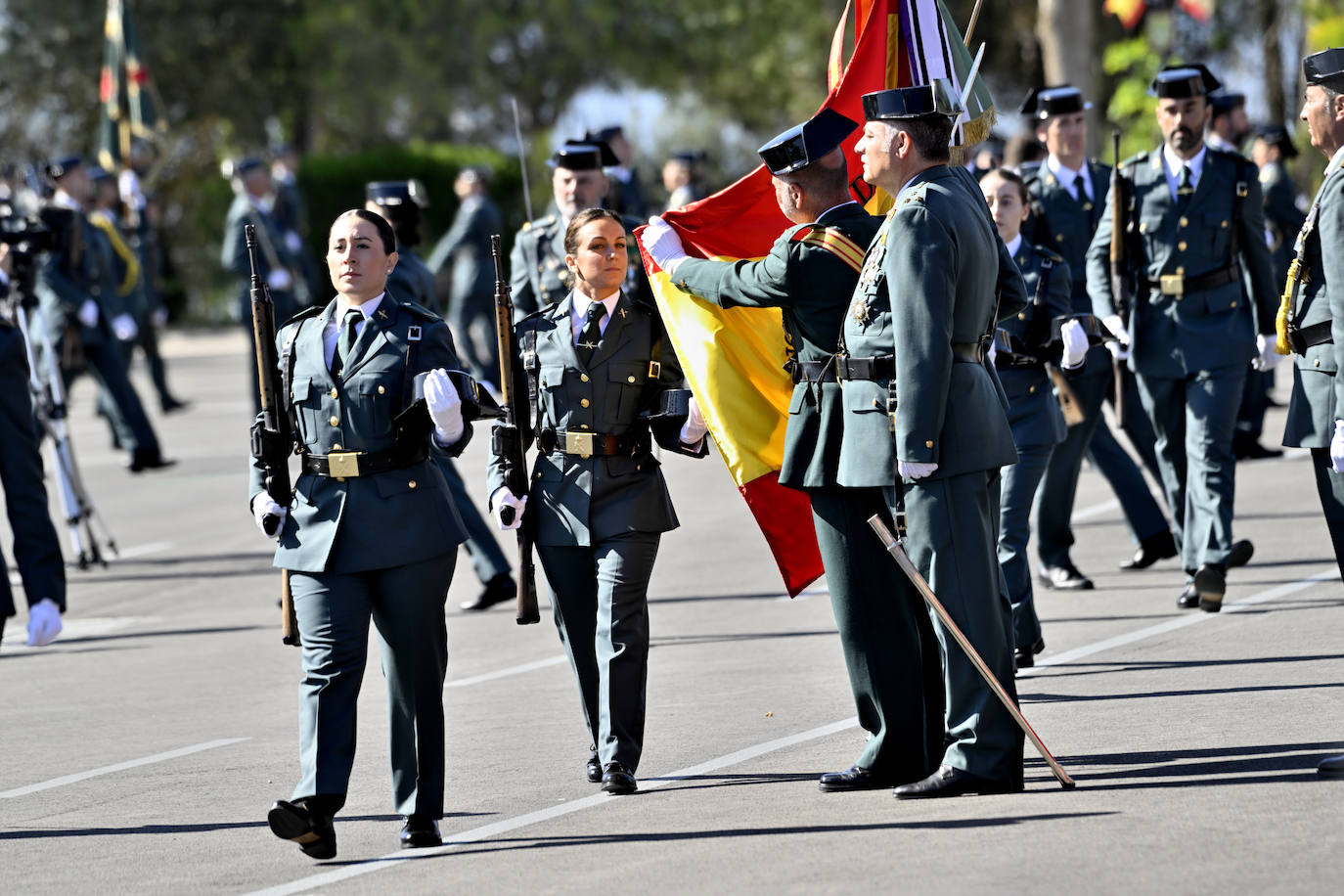 Felipe VI preside en Baeza la jura de bandera con la mayor promoción femenina