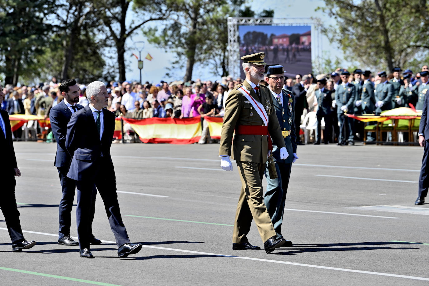 Felipe VI preside en Baeza la jura de bandera con la mayor promoción femenina