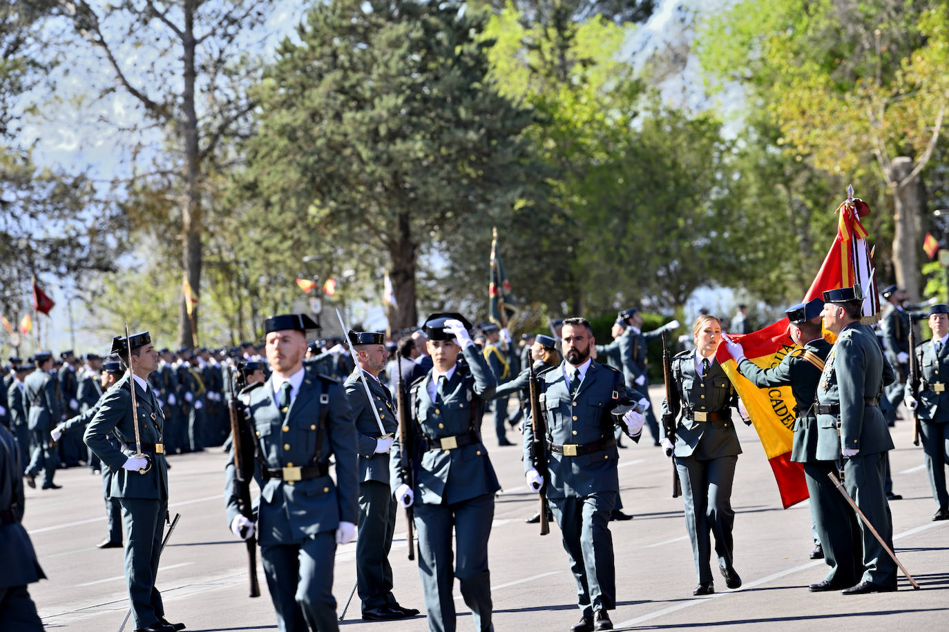 Felipe VI preside en Baeza la jura de bandera con la mayor promoción femenina