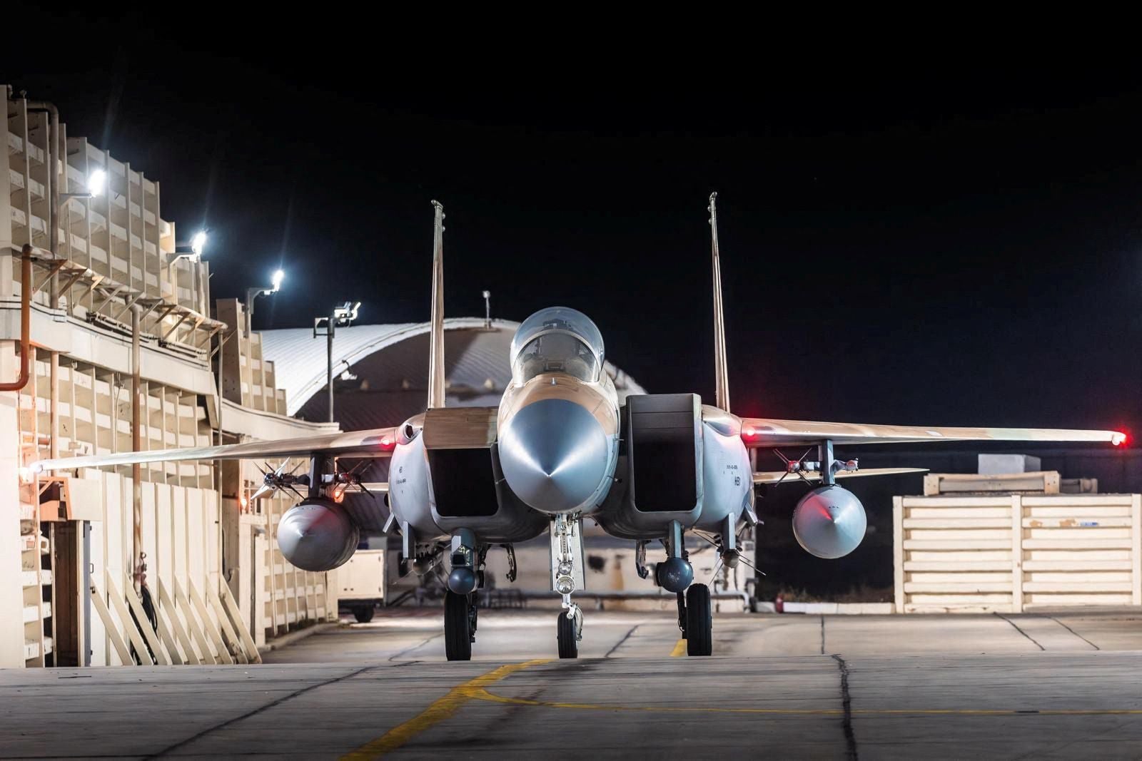 Un F-15 Eagle israelí antes de salir en la misión de defensa