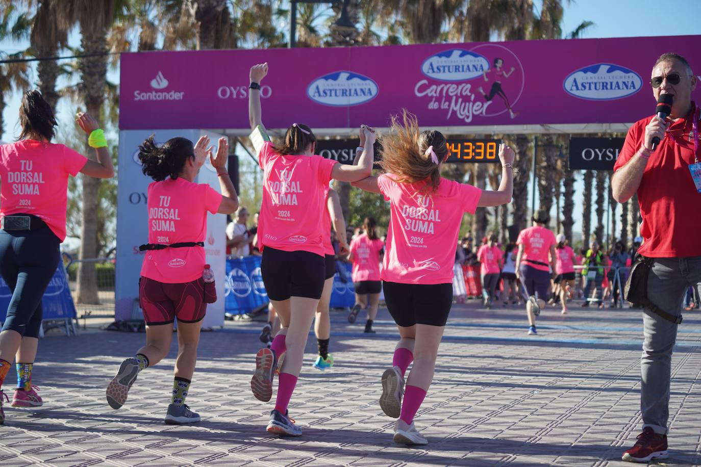 Valencia se tiñe de rosa con la Carrera de la Mujer 2024