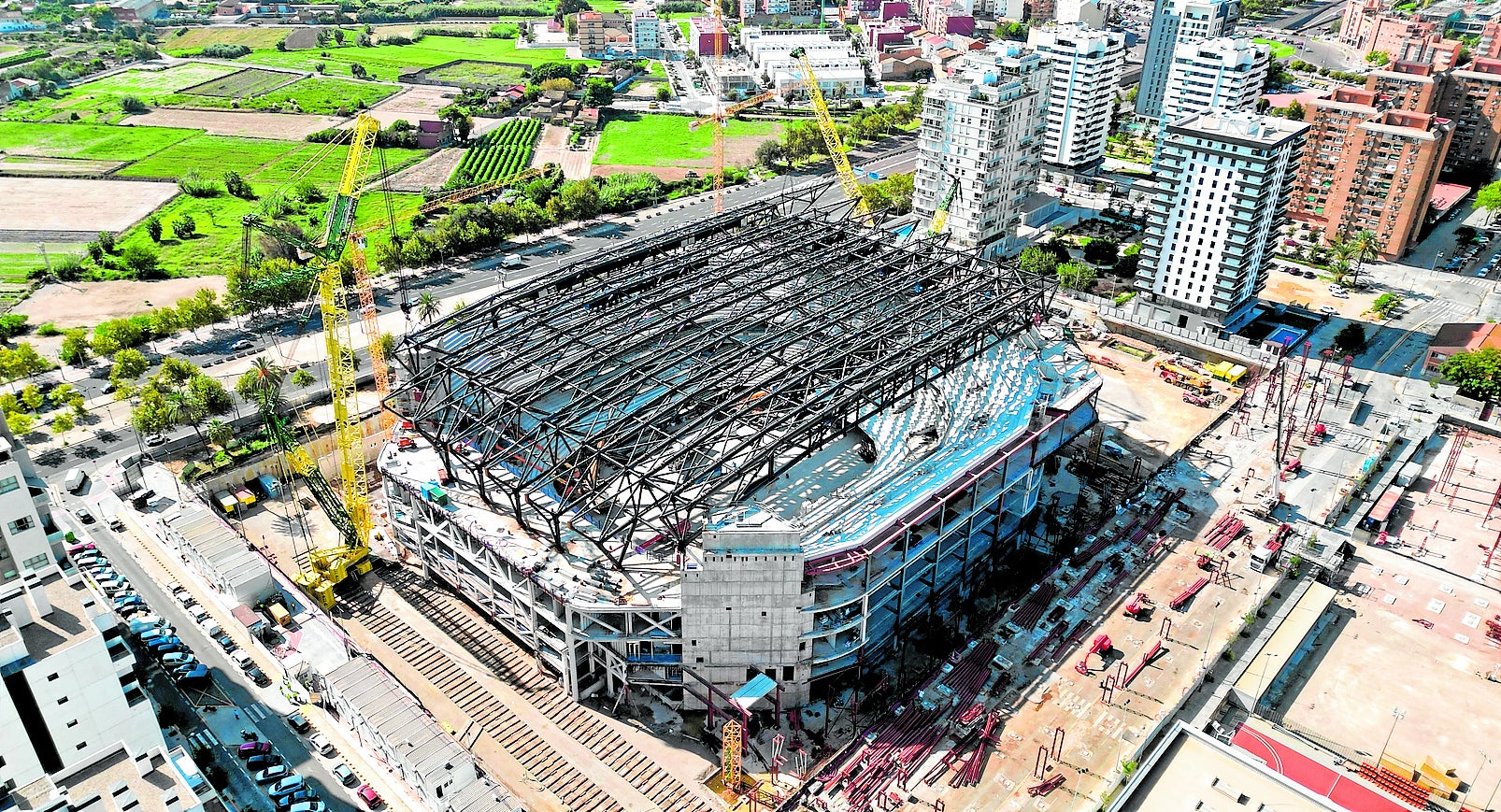 Vista aérea del Roig Arena, todavía en construcción.