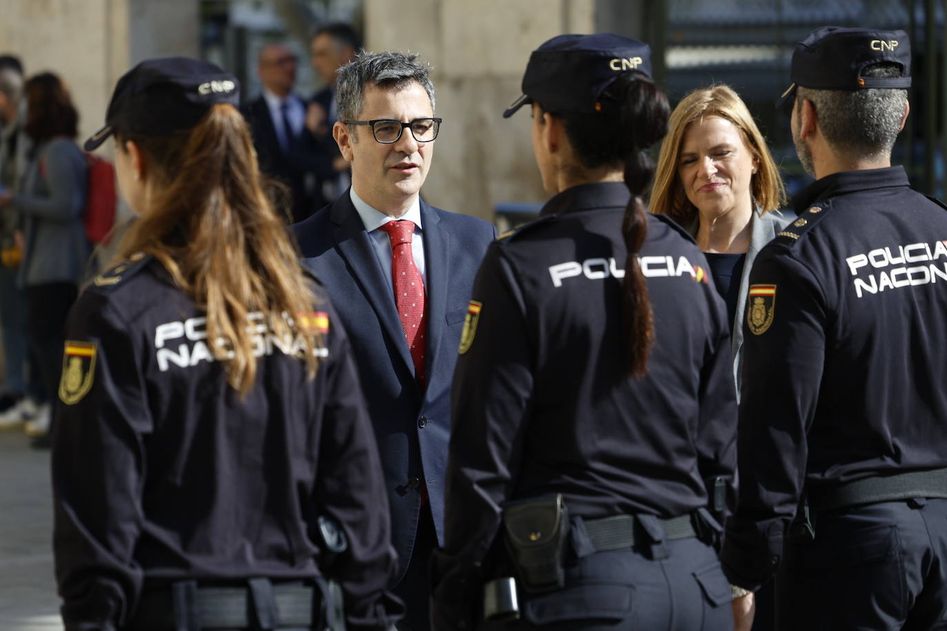 El ministro Félix Bolaños, y la delegada del Gobierno en la Comunitat Valenciana, Pilar Bernabé, visitan la Oficina de Denuncias y Atención a la Mujer