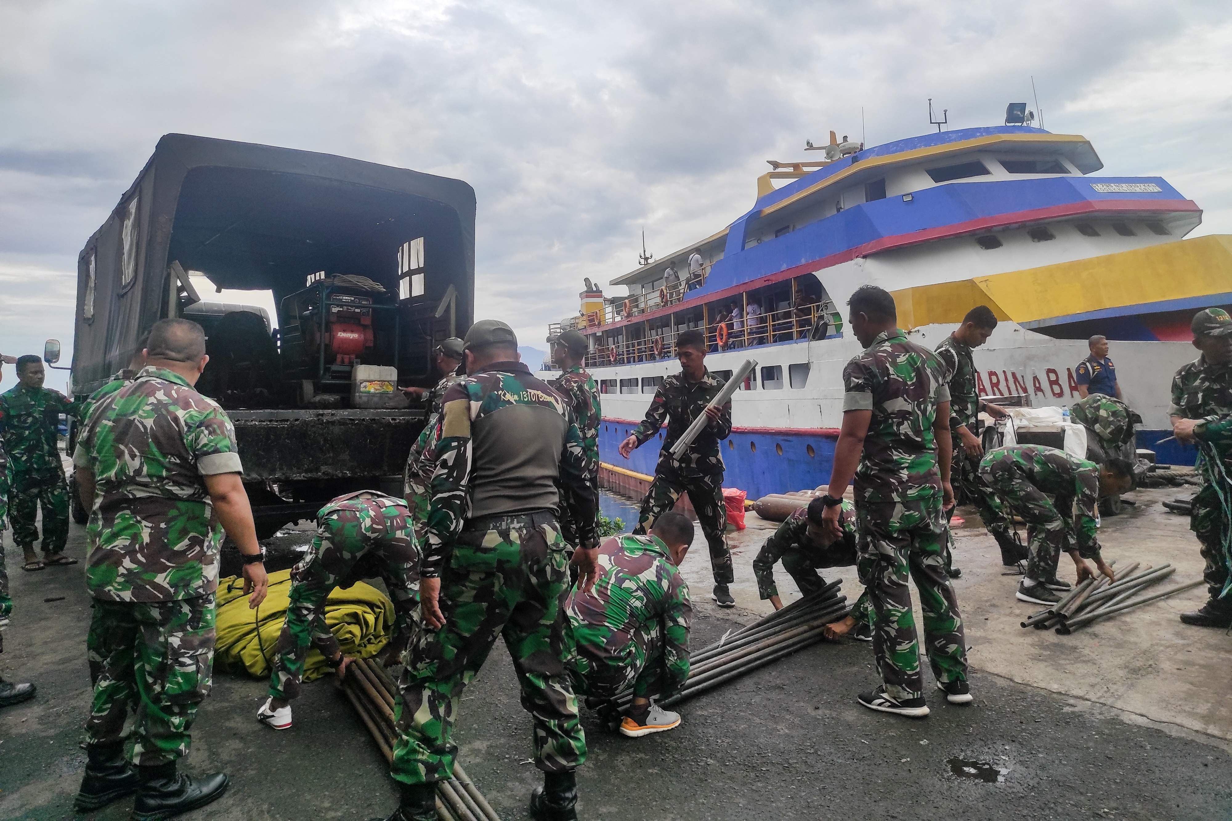 Indonesia eleva al máximo el nivel de alerta por la erupción del volcán Ruang