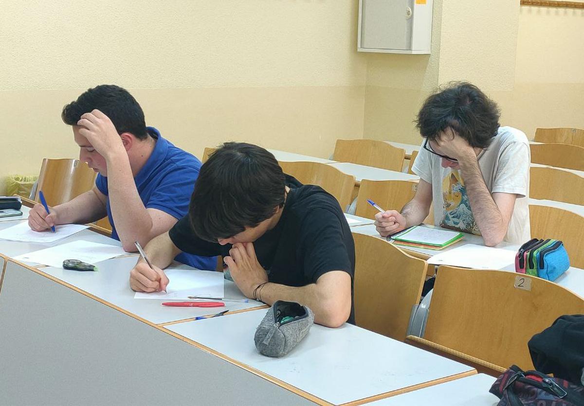 Equipo de la UVm durante la jornada de la Liga Matemática.