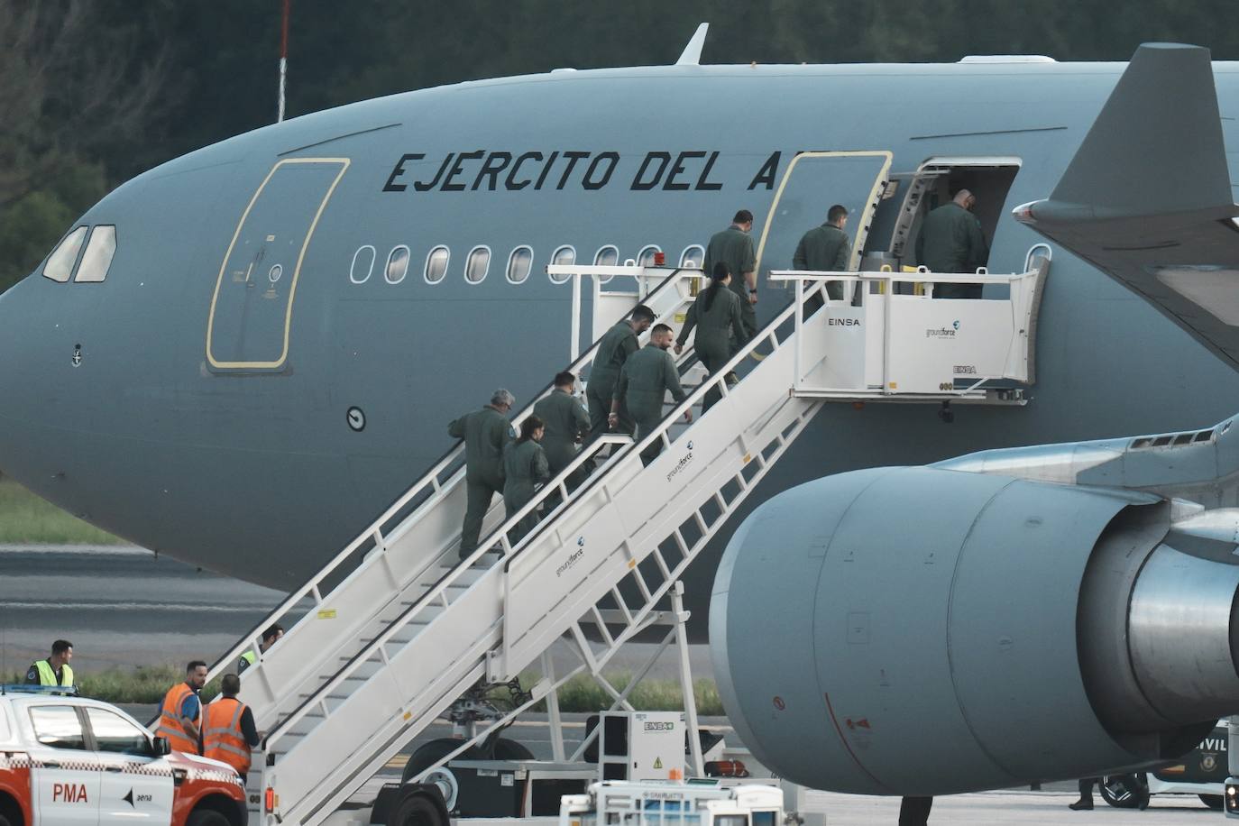 Aterriza en Loiu (Vizcaya) el avión militar medicalizado que ha repatriado al español Álex González desde Tailandia