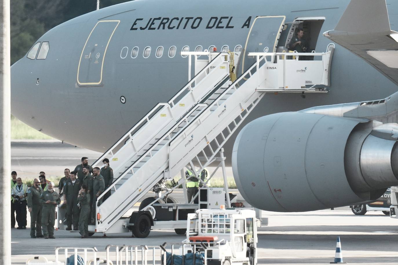 Aterriza en Loiu (Vizcaya) el avión militar medicalizado que ha repatriado al español Álex González desde Tailandia