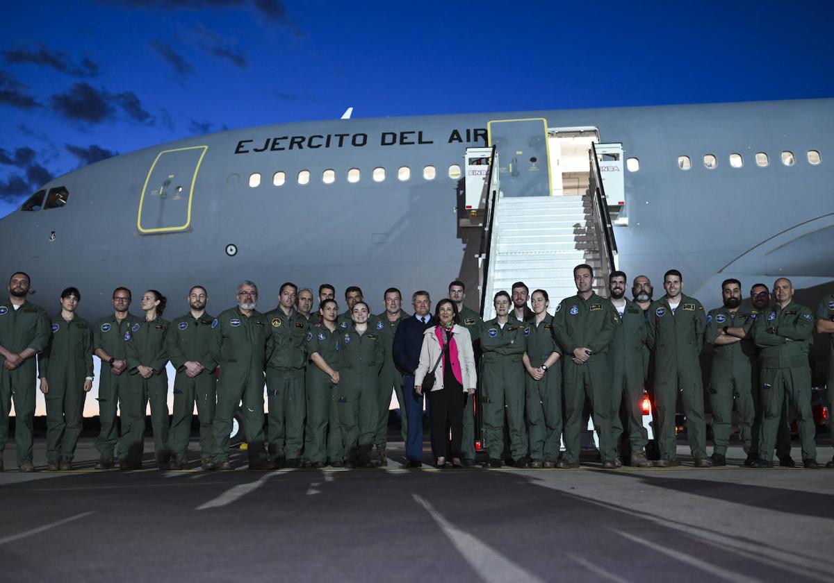 Aterriza en Loiu (Vizcaya) el avión militar medicalizado que ha repatriado al español Álex González desde Tailandia