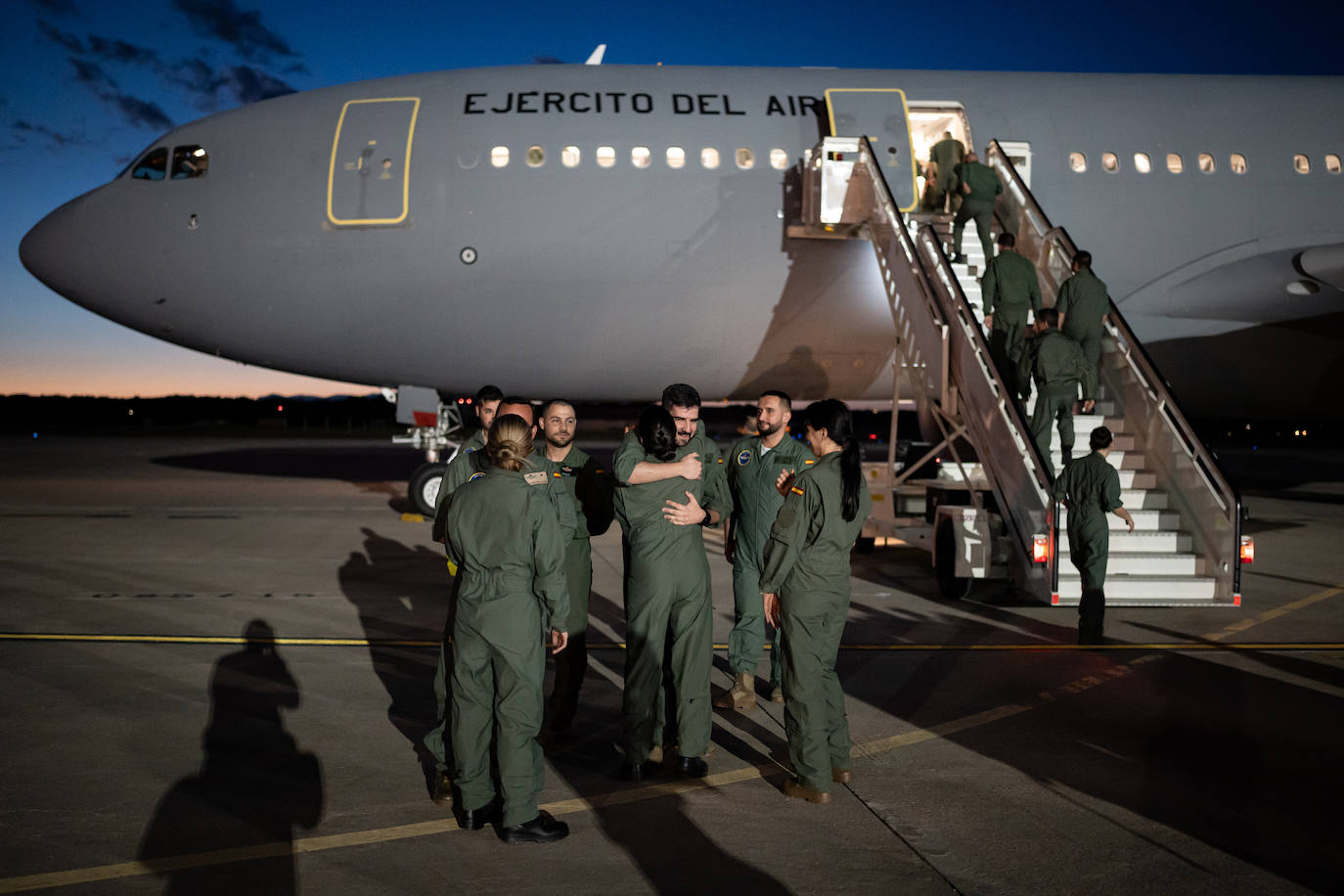 Aterriza en Loiu (Vizcaya) el avión militar medicalizado que ha repatriado al español Álex González desde Tailandia