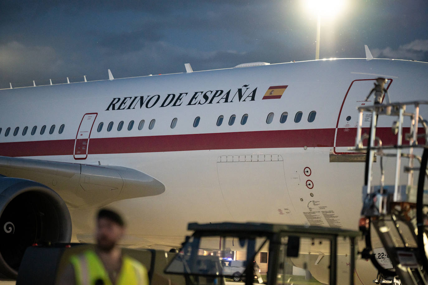 Aterriza en Loiu (Vizcaya) el avión militar medicalizado que ha repatriado al español Álex González desde Tailandia