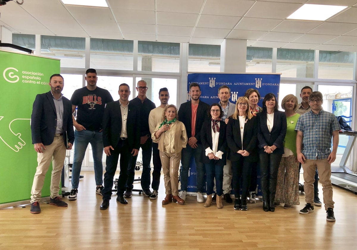 Los participantes en la presentación del programa pionero en la comarca.