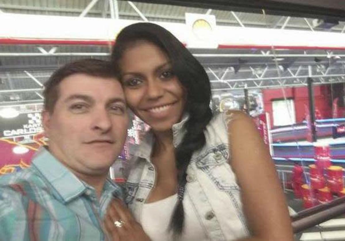 Heidi Paz, novia de César Román Viruete, apodado como «el rey del cachopo»