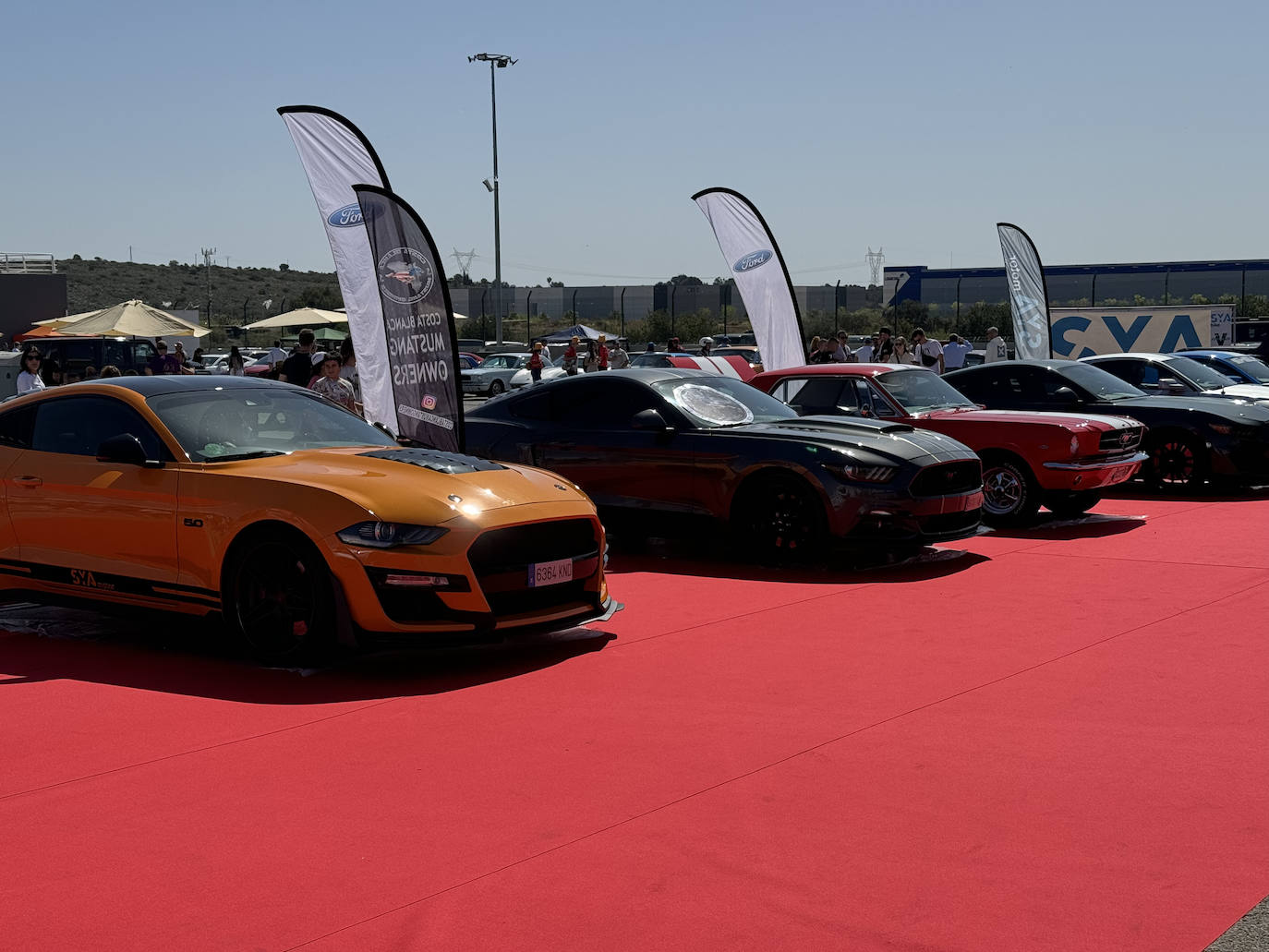 Los mejores coches americanos se citaron en el Circuit Ricardo Tormo