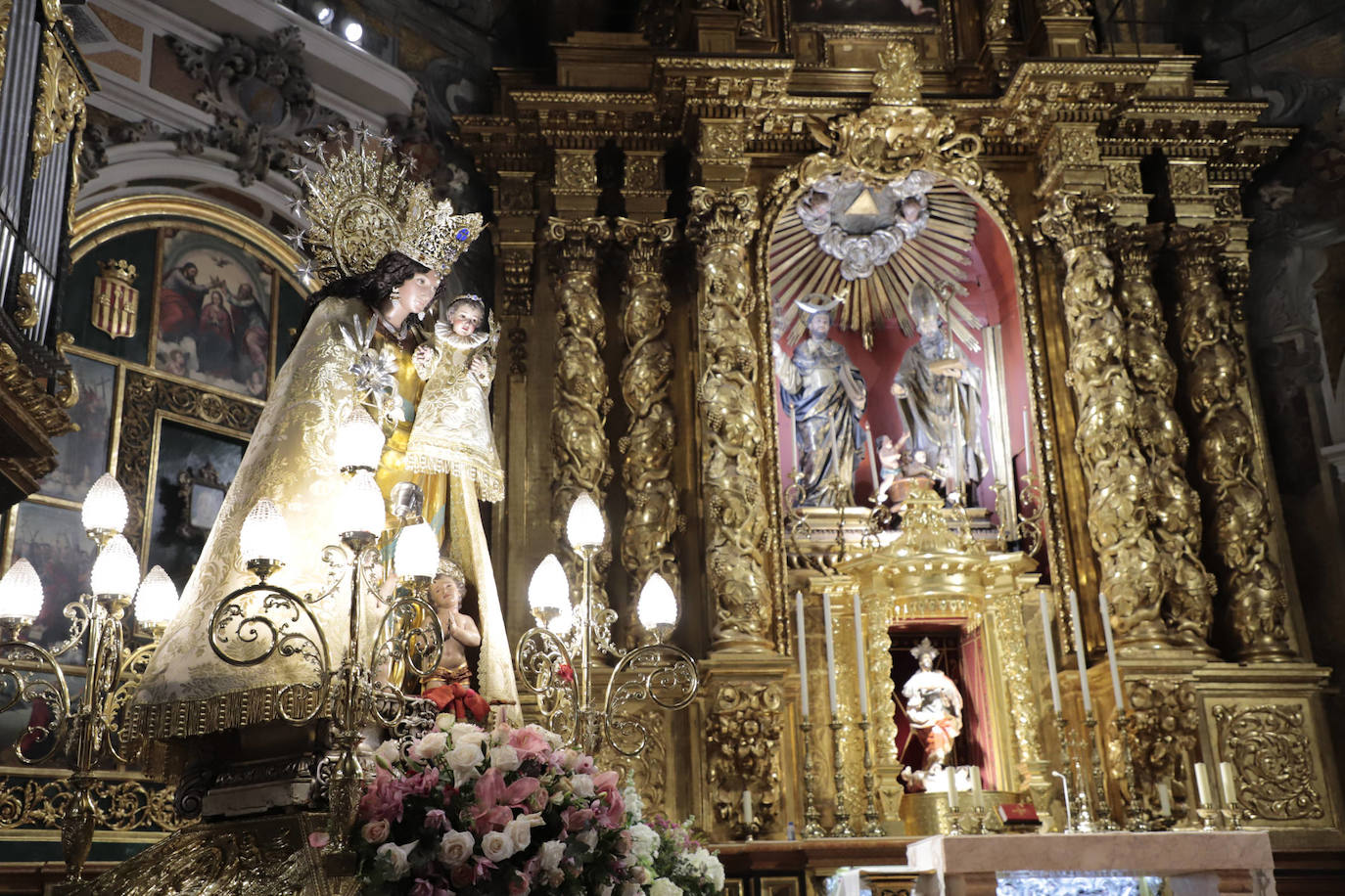 Fotos de la imagen peregrina de la Virgen de los Desamparados en San Nicolás