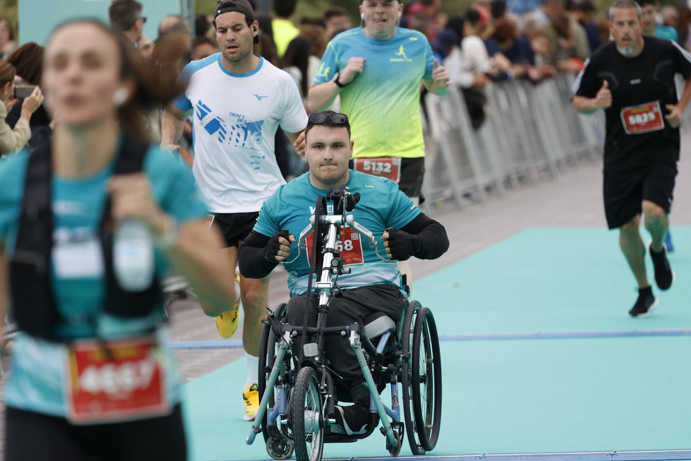 Fotos del ambiente en la 15K Valencia Abierta al Mar