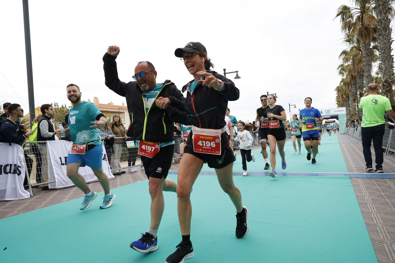 Fotos del ambiente en la 15K Valencia Abierta al Mar