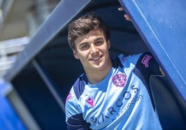 Carlos Álvarez, posando en la Ciudad Deportiva de Buñol.