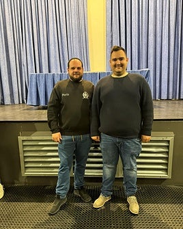 Héctor Peris junto a su predecesor.