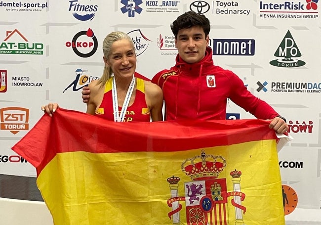 Eva Gadea, junto a su hijo en el Europeo de Polonia del pasado marzo de 2024.