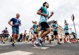 Participantes en la última edición de la 15K Valencia Abierta al Mar.