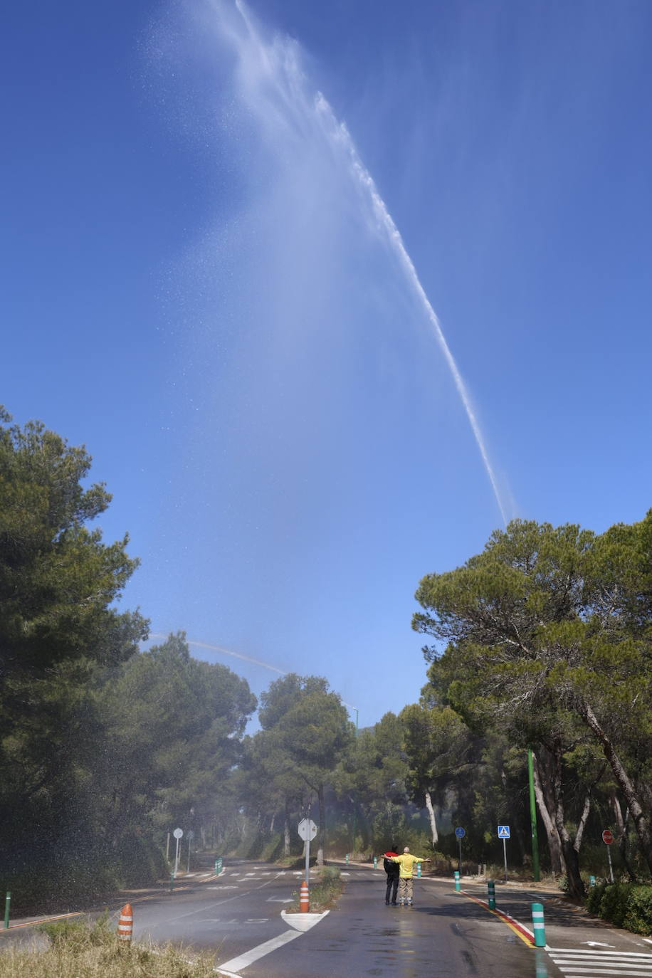 Valencia activa los ocho primeros cañones antiincendios en El Saler