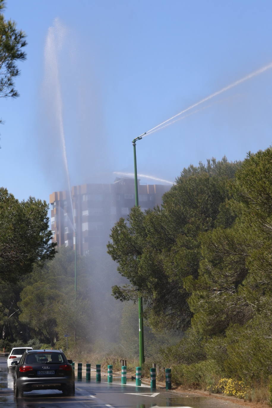 Valencia activa los ocho primeros cañones antiincendios en El Saler