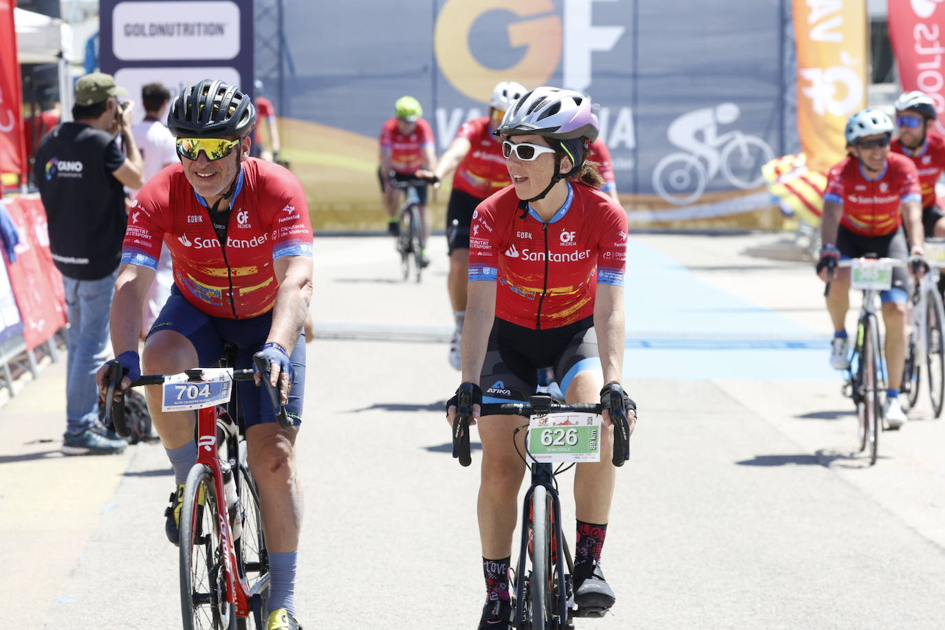 El Gran Fondo inunda la Marina de Senyeras con cientos de ciclistas